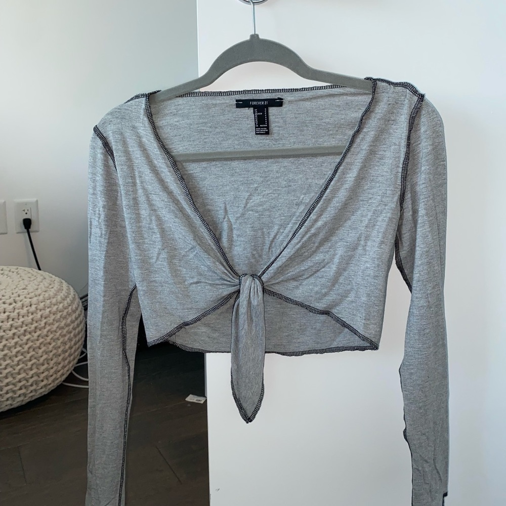Long-Sleeve Crop Top with Tie - NWOT💗